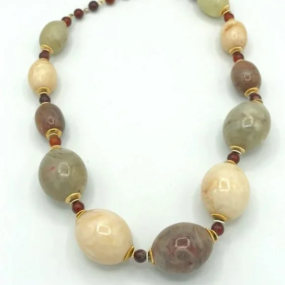 Vintage Plastic Large Beads long Strand Necklace signed Hong Kong - Picture 9 of 9